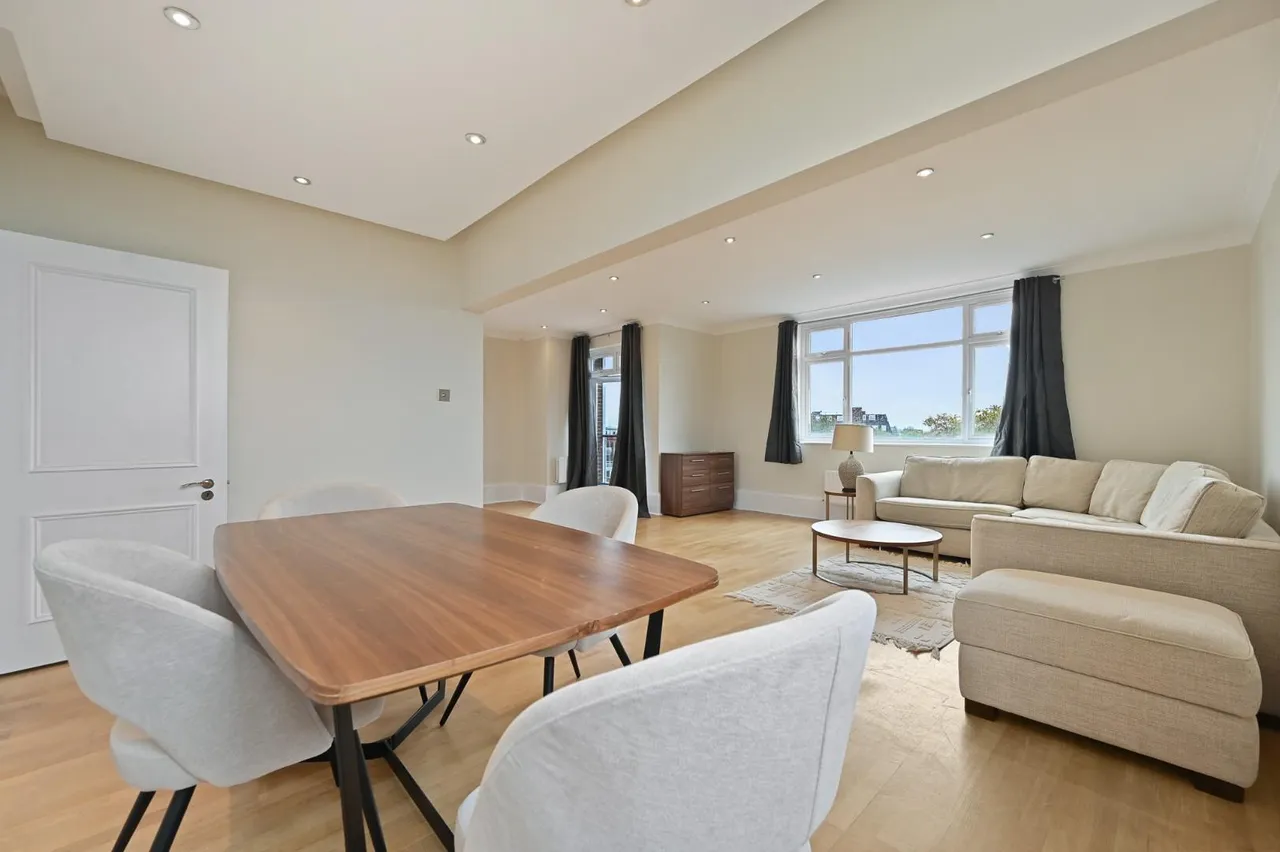 3 bed flat to rent, Ambassador House, Carlton Hill