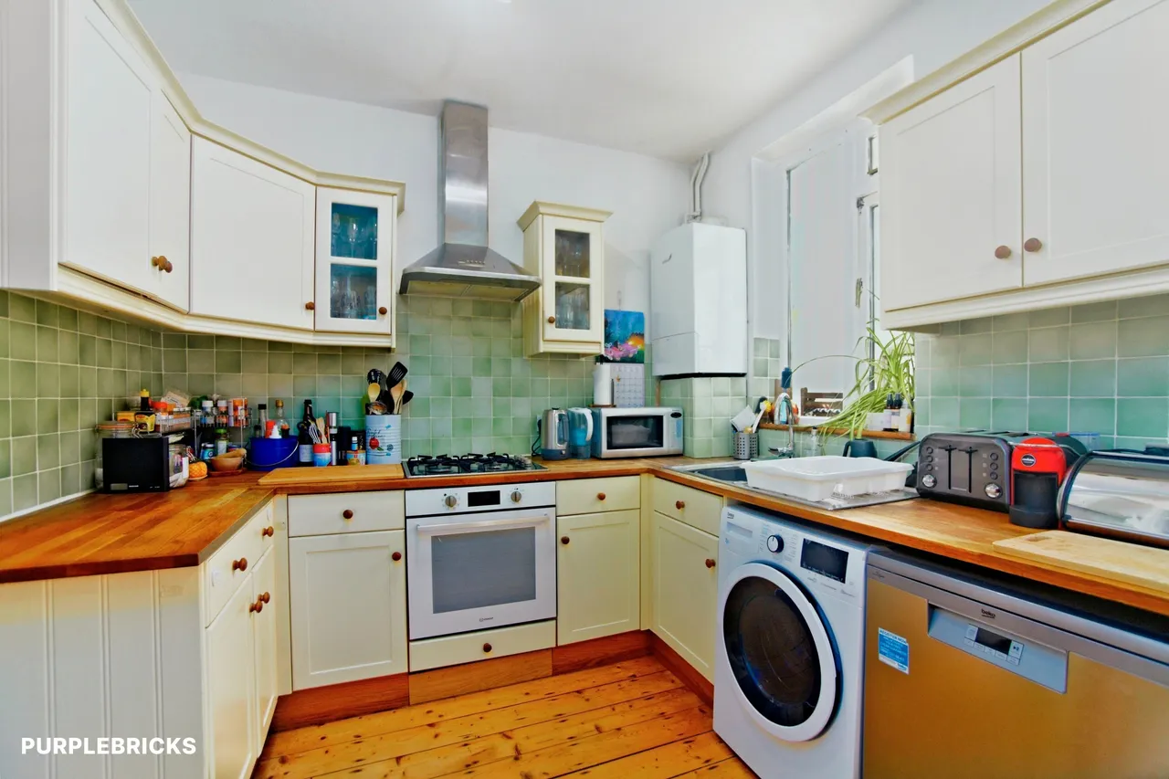 Norton Gardens, Norbury, SW16, photo 4
