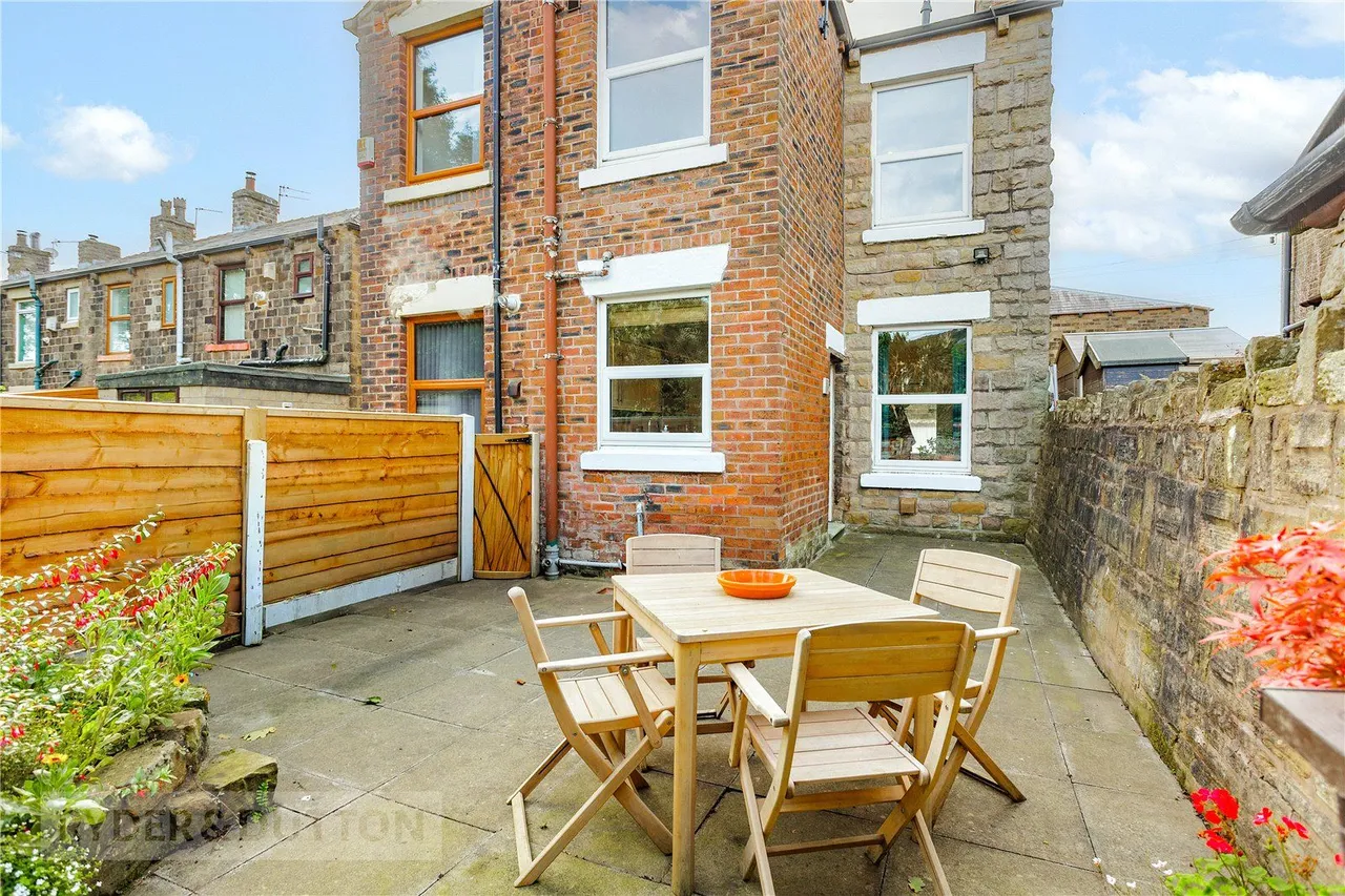 Livingstone Street, Lees, OL4, photo 18