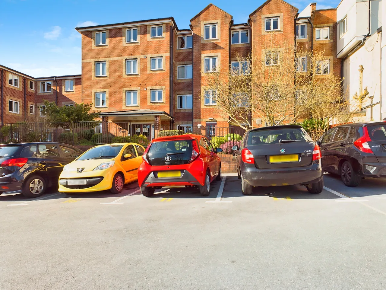 2 bed flat for sale — Maxime Court, Sketty, Swansea, SA2