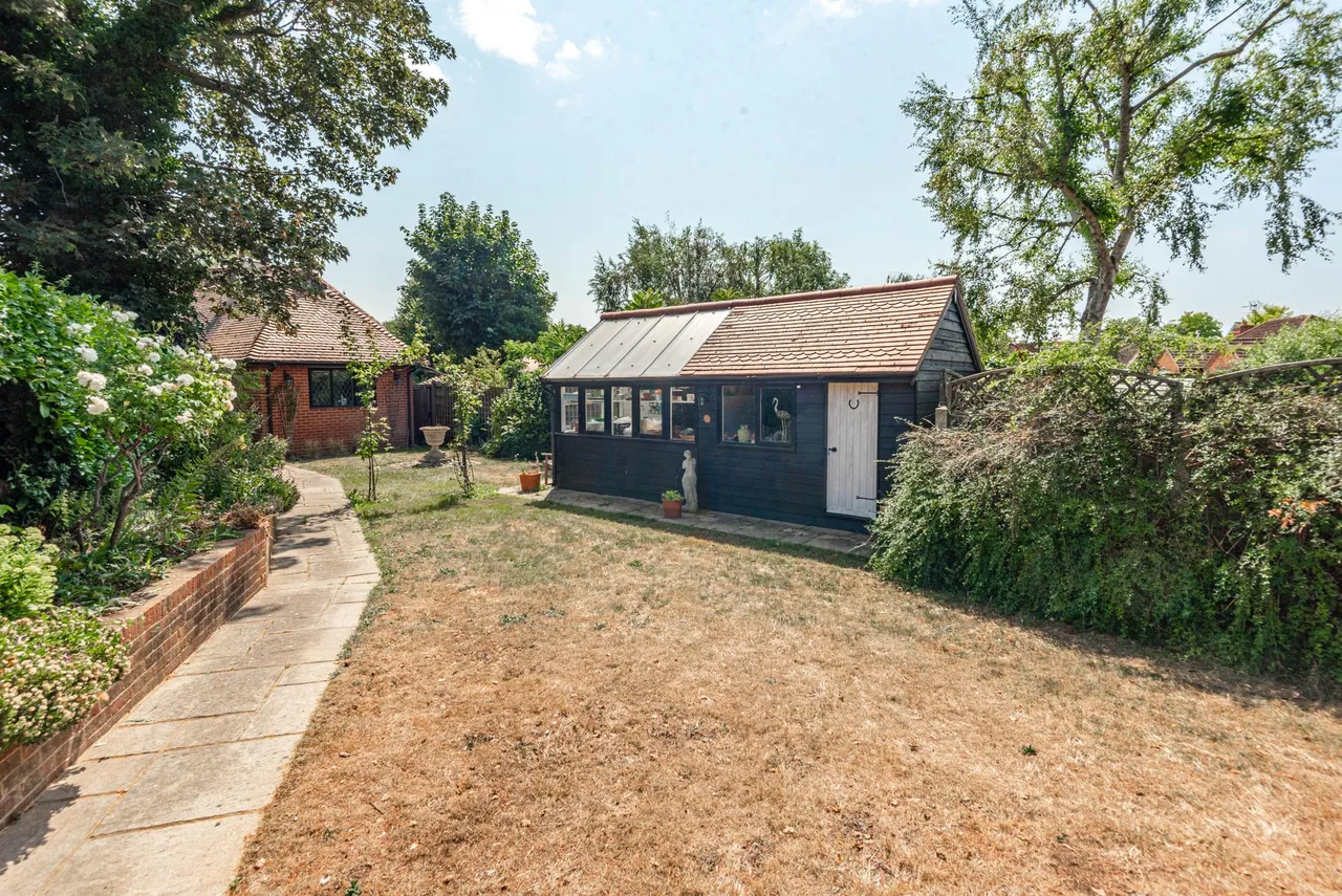St Catharines Road, Broxbourne, photo 28