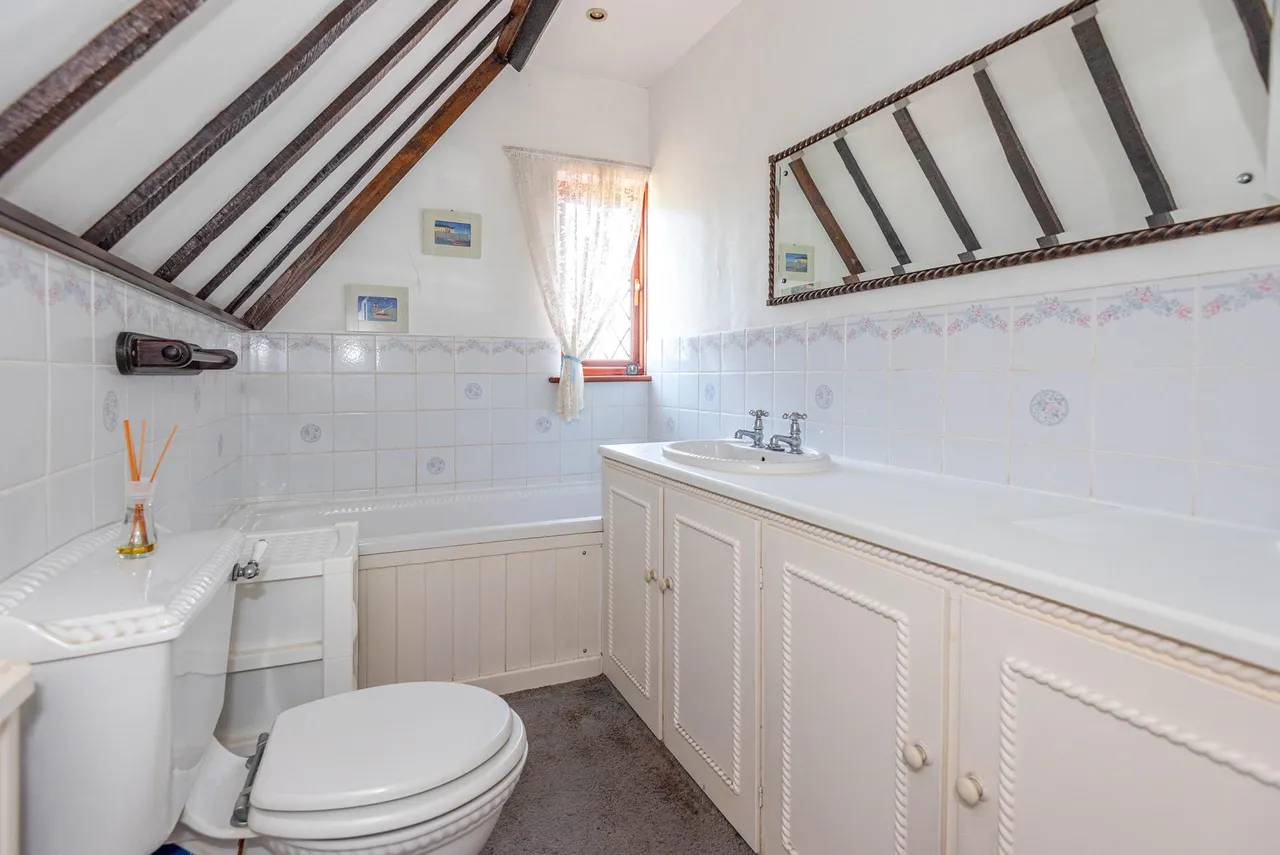 St Catharines Road, Broxbourne, photo 25