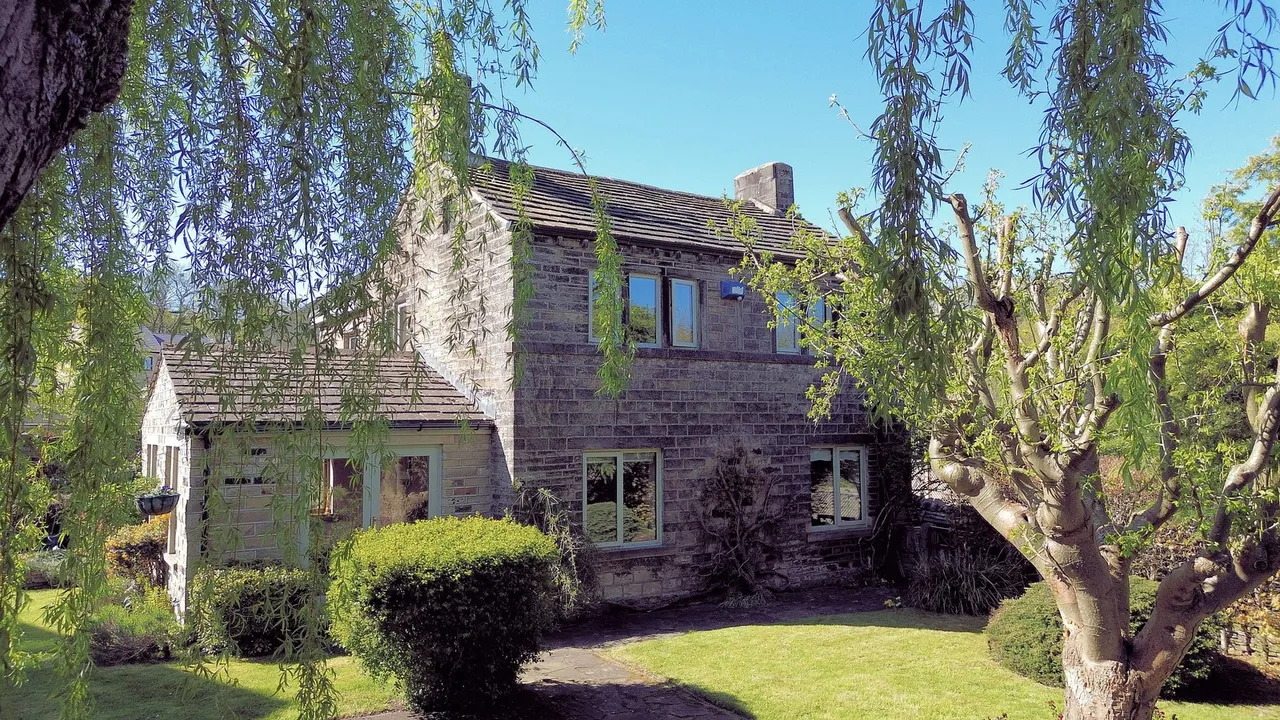 3 bed house for sale, Abbey Road, Shepley, HD8