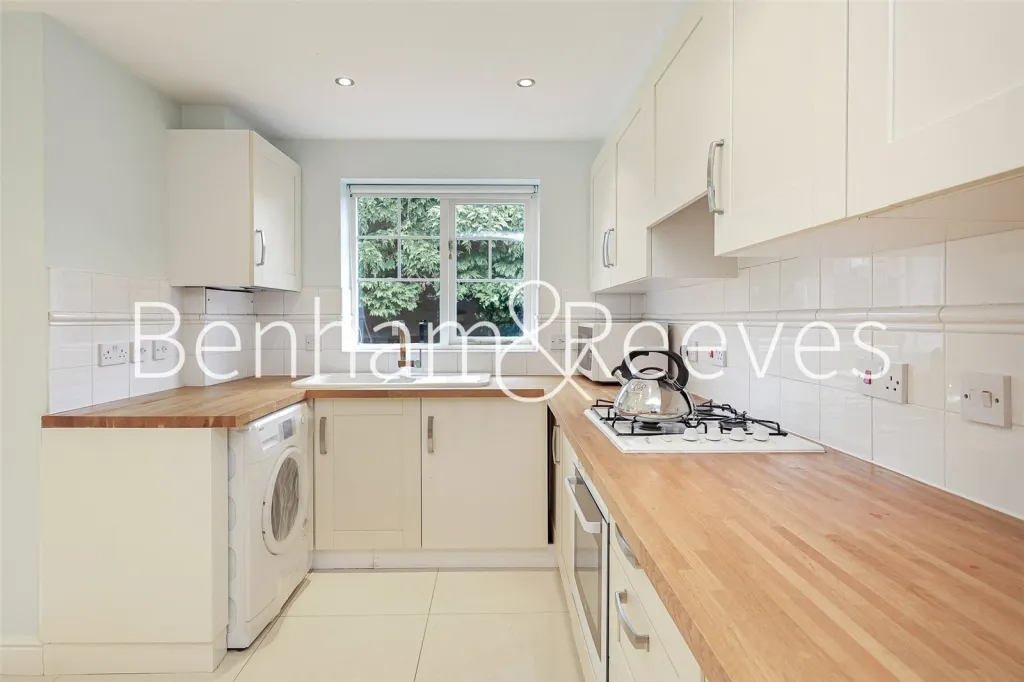 Elizabeth Fry Place, Woolwich, SE18, photo 2