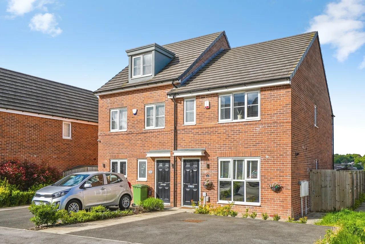 3 bed house for sale, Swallow Crescent, Leeds, LS12