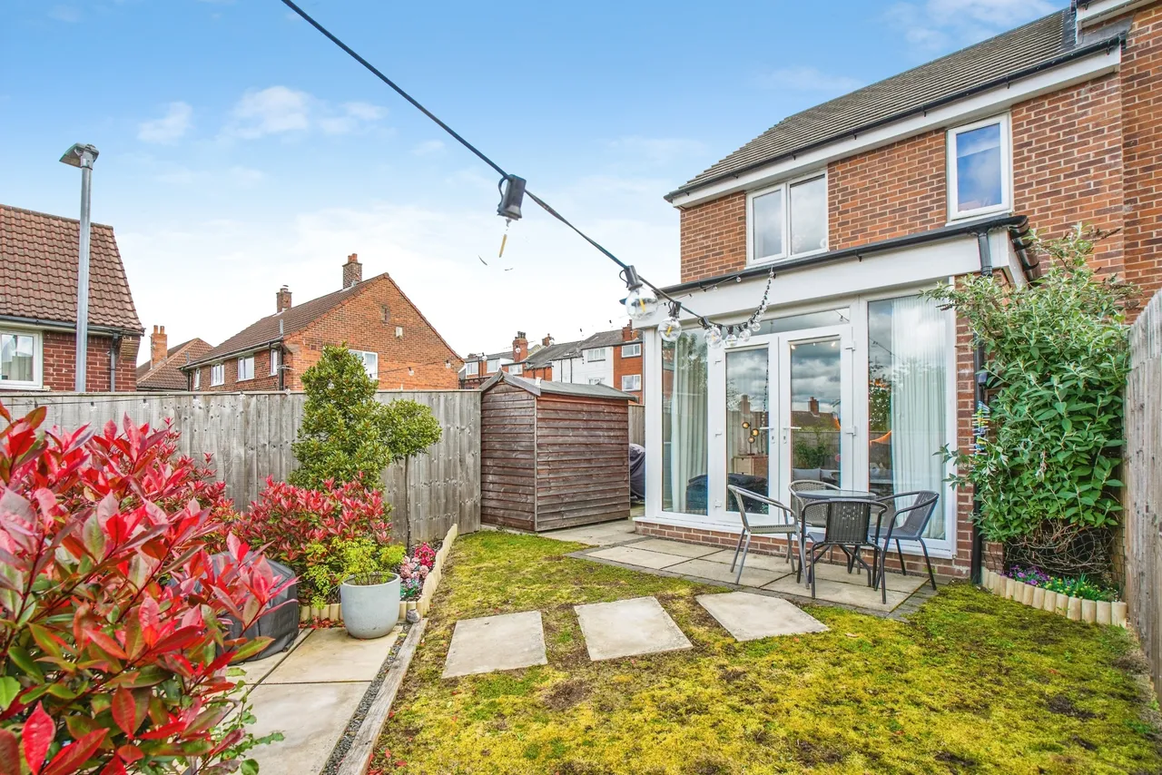 Swallow Crescent, Leeds, LS12, photo 13