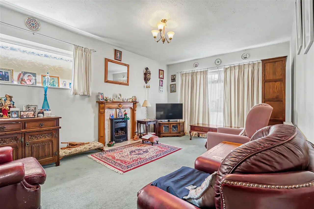 Vale Road, Stalbridge, photo 7