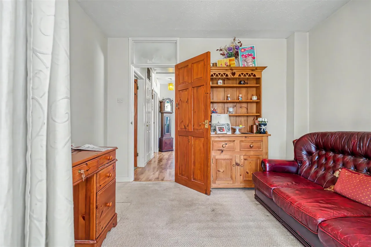 Vale Road, Stalbridge, photo 8