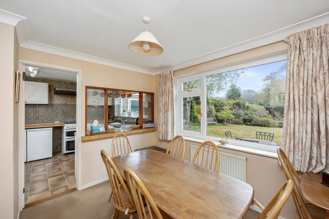 Smithbarn, Horsham, RH13, photo 8