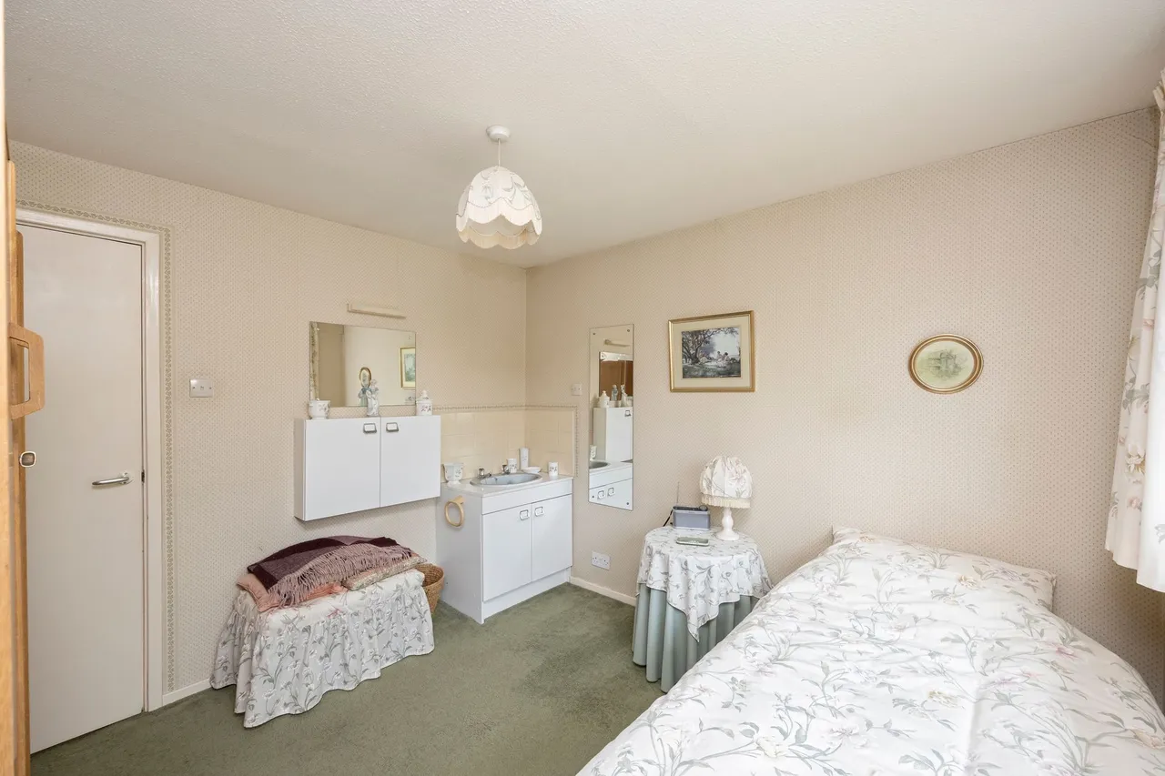 Smithbarn, Horsham, RH13, photo 13