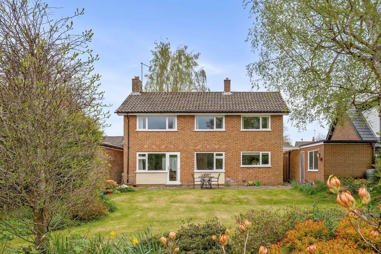 Smithbarn, Horsham, RH13, photo 17