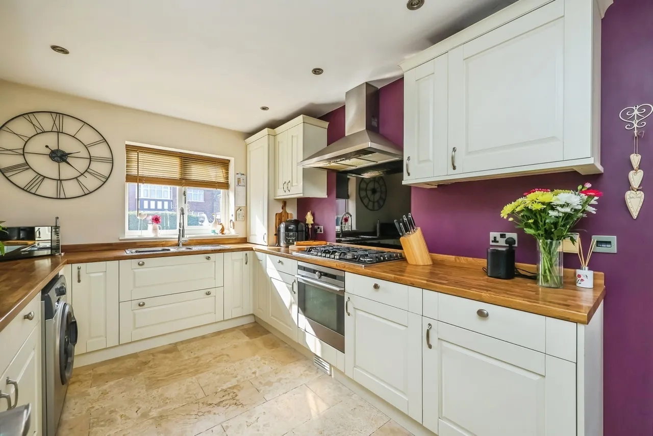 Farleys Lane, Hucknall, Nottingham, Nottinghamshire, NG15, photo 3