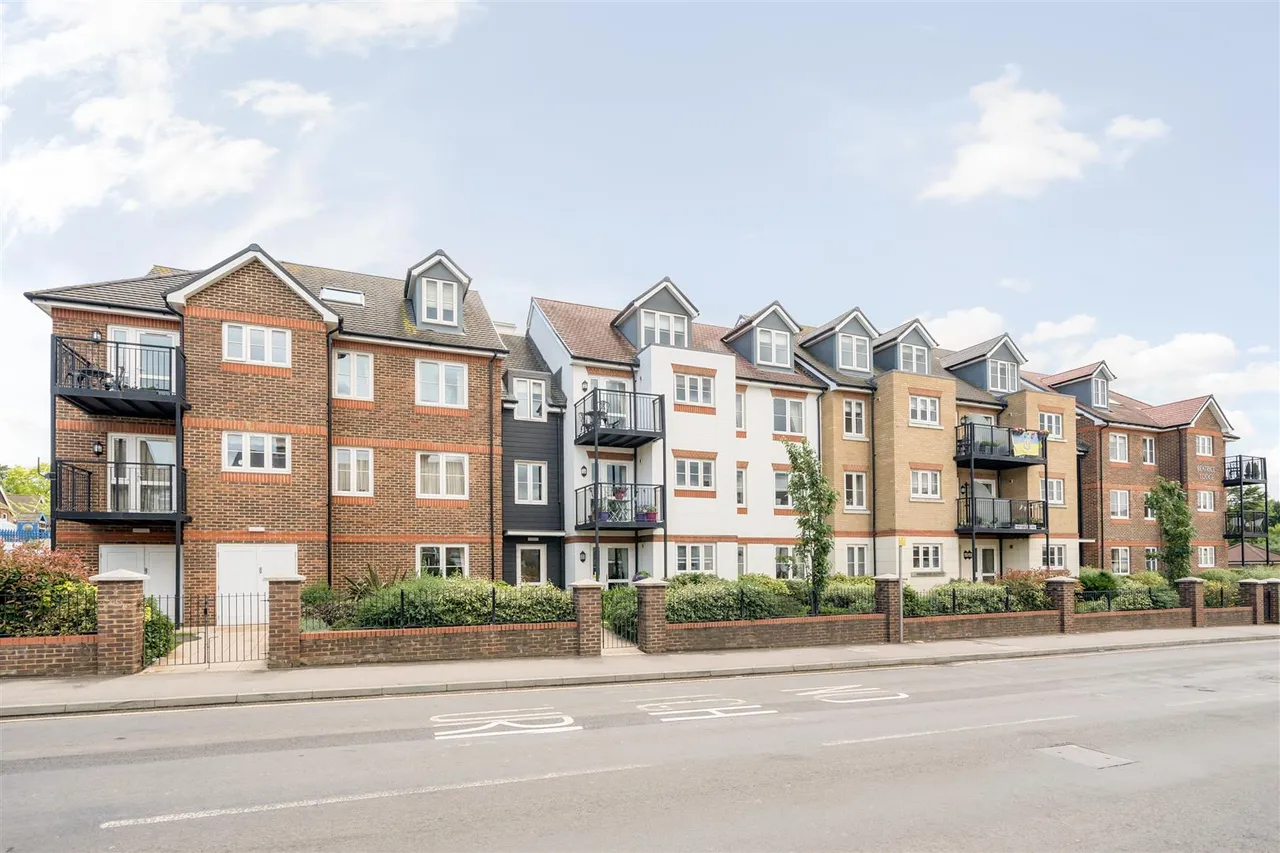 1 bed flat for sale, Canterbury Road, Sittingbourne, ME10