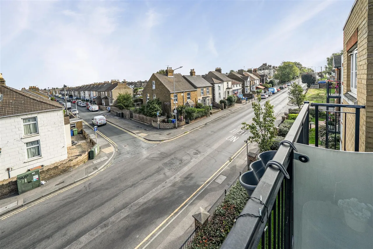 Canterbury Road, Sittingbourne, ME10, photo 8