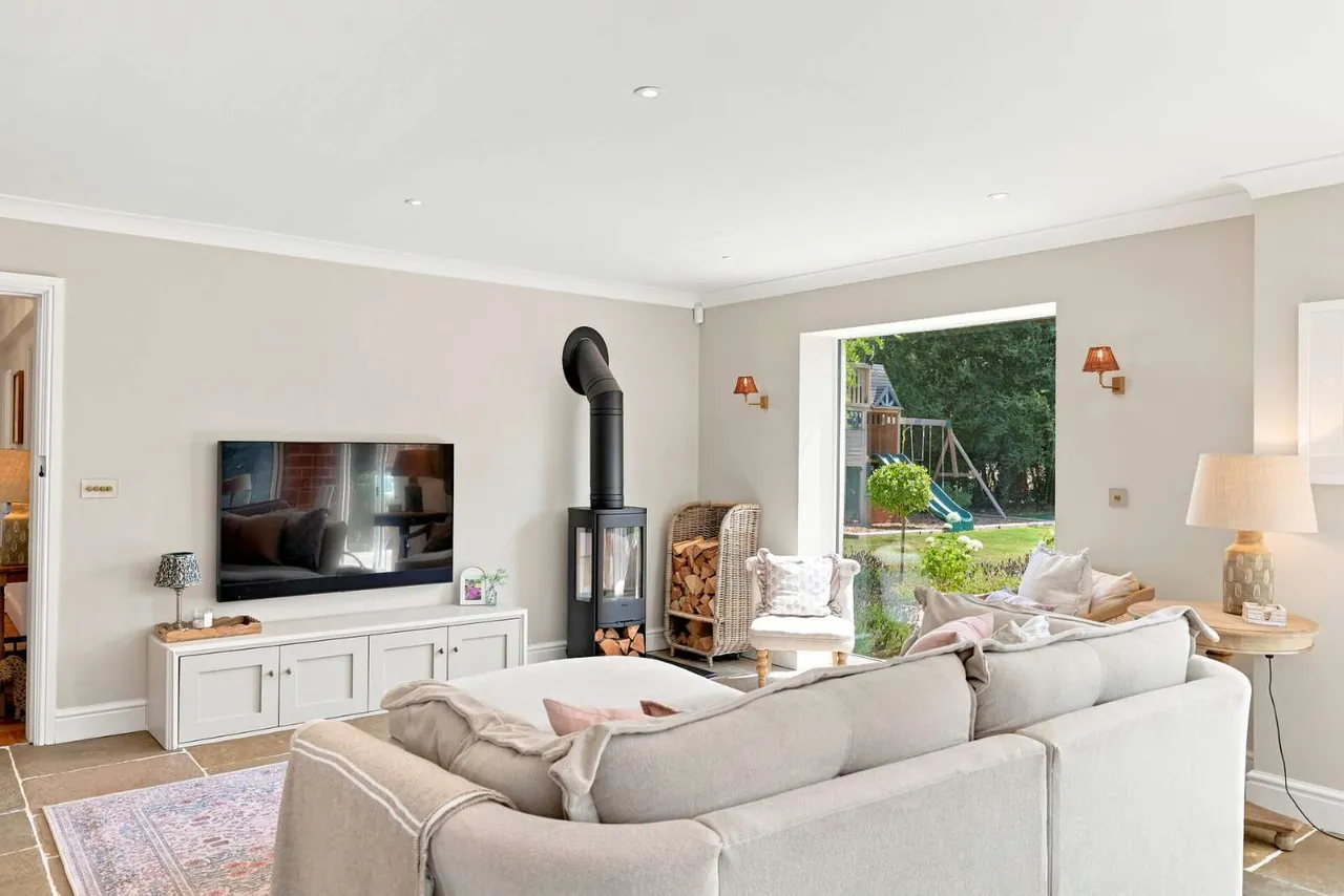 Mill Lane, Willaston, Neston, Cheshire, CH64 1RE, photo 6