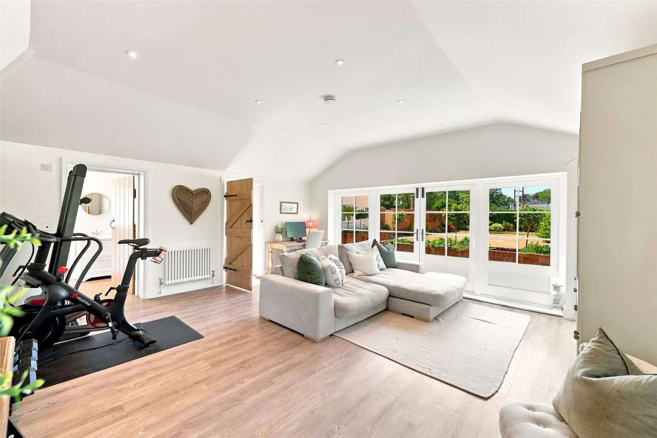 Mill Lane, Willaston, Neston, Cheshire, CH64 1RE, photo 8