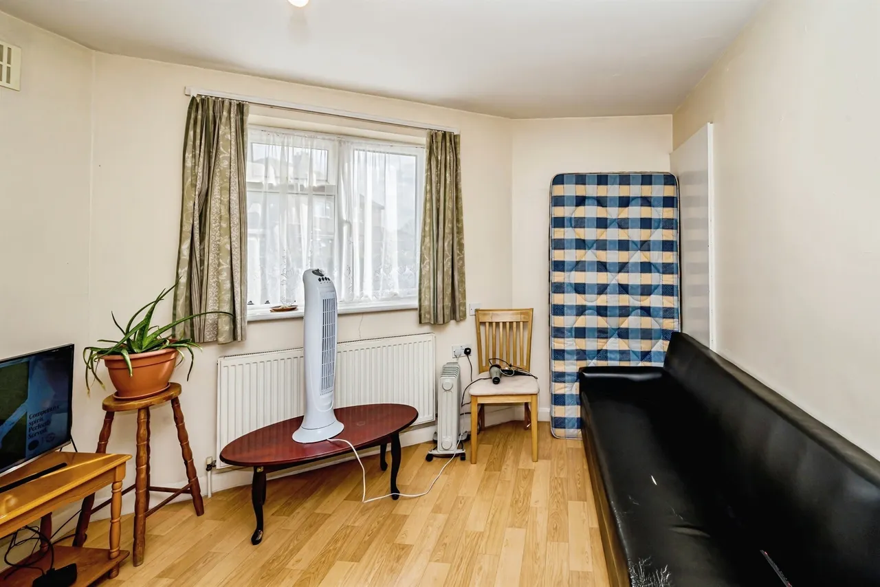 Beechwood Road, Slough, SL2, photo 14