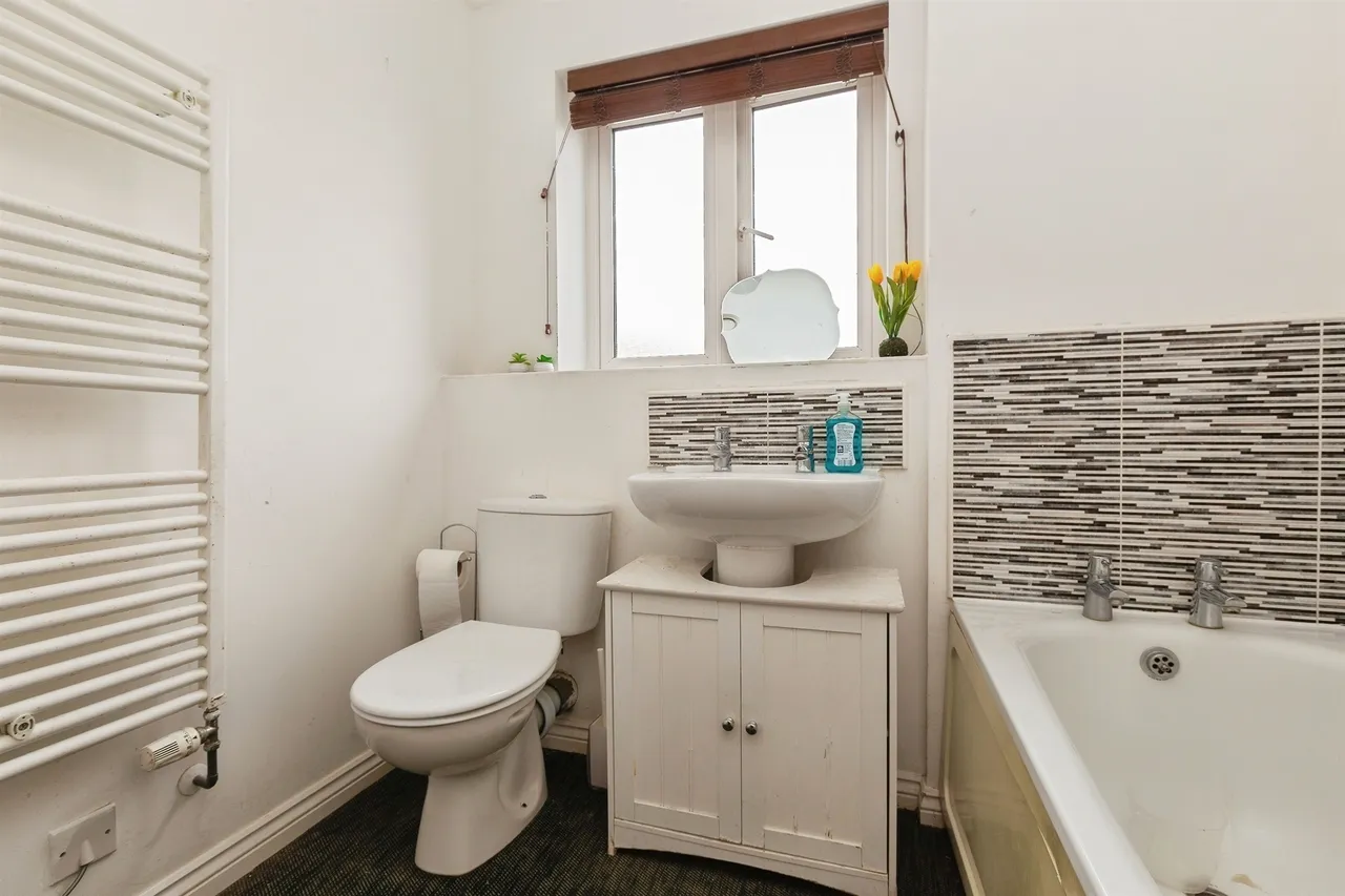 Barland Way, Aylesbury, HP18, photo 10