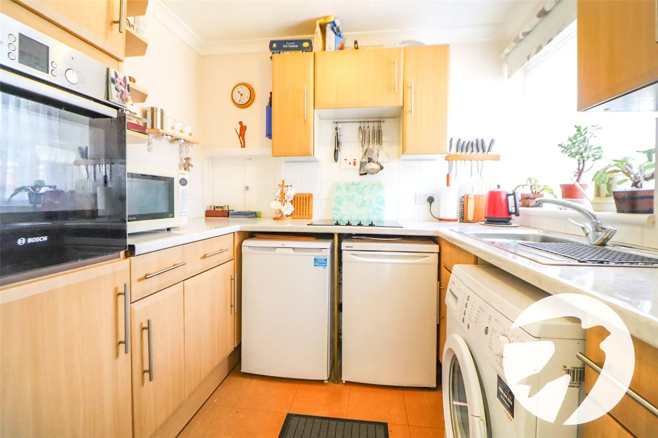 Park Crescent Road, Erith, DA8, photo 4