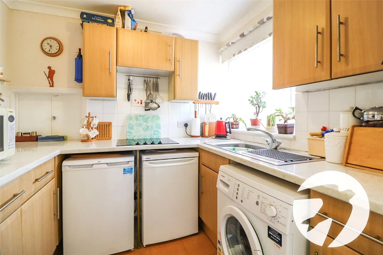 Park Crescent Road, Erith, DA8, photo 7