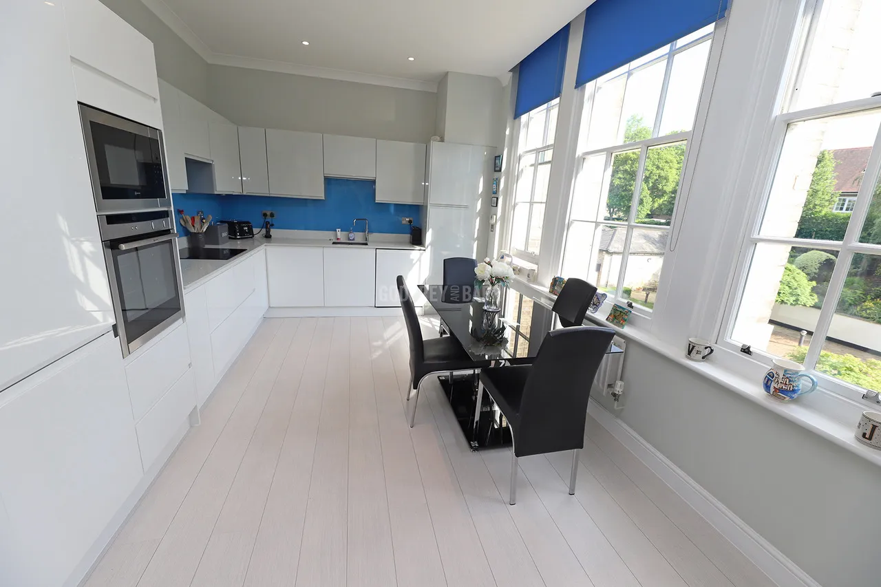 St Vincents Lane, Mill Hill Village, NW7, photo 11
