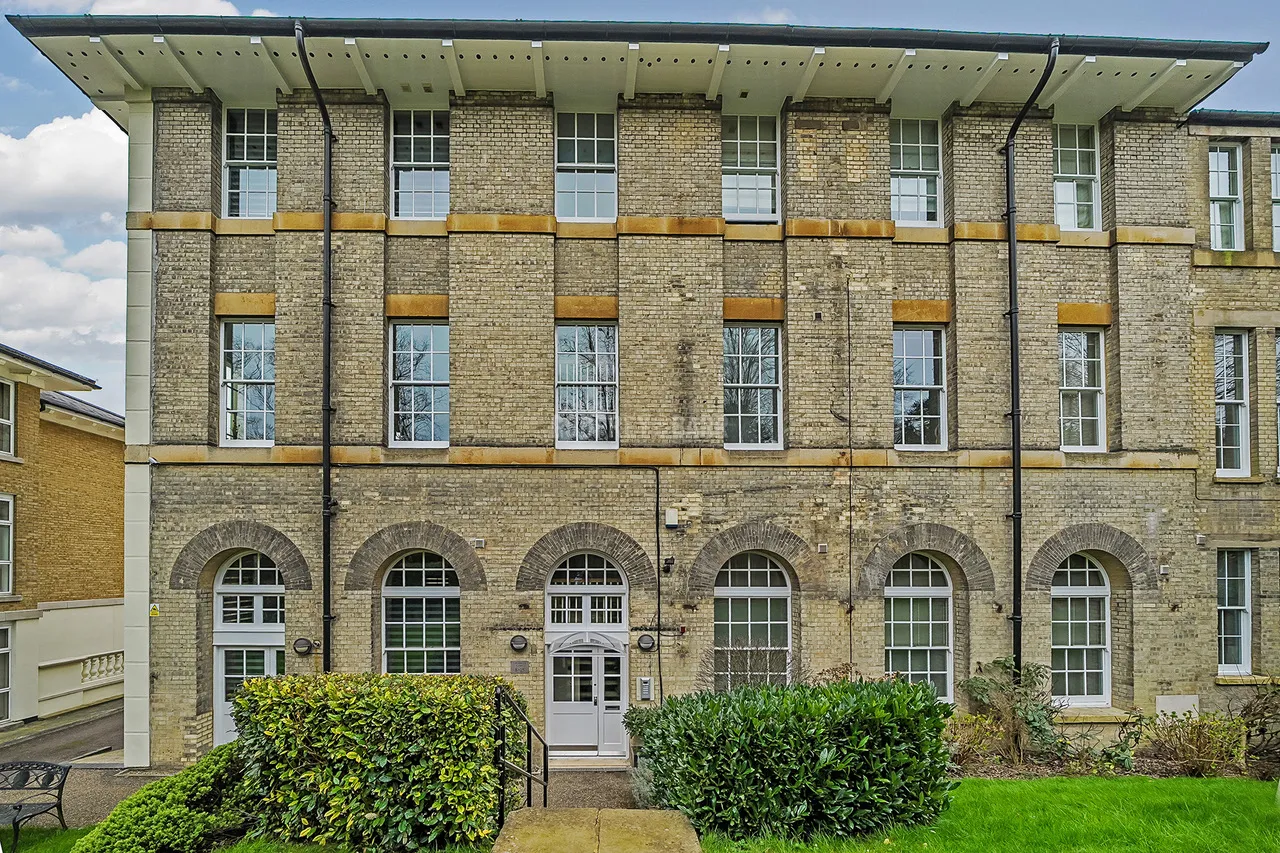 St Vincents Lane, Mill Hill Village, NW7, photo 19