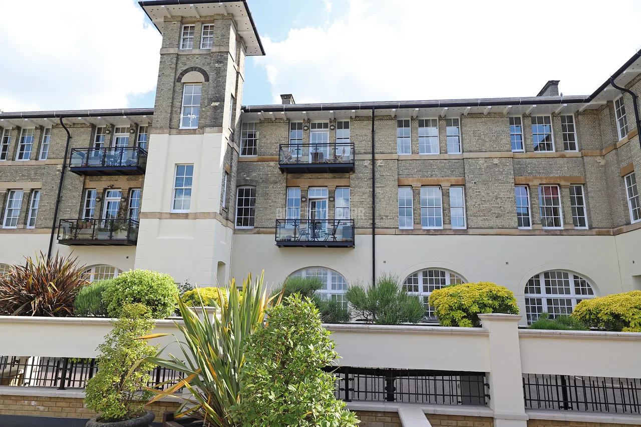 St Vincents Lane, Mill Hill Village, NW7, photo 4