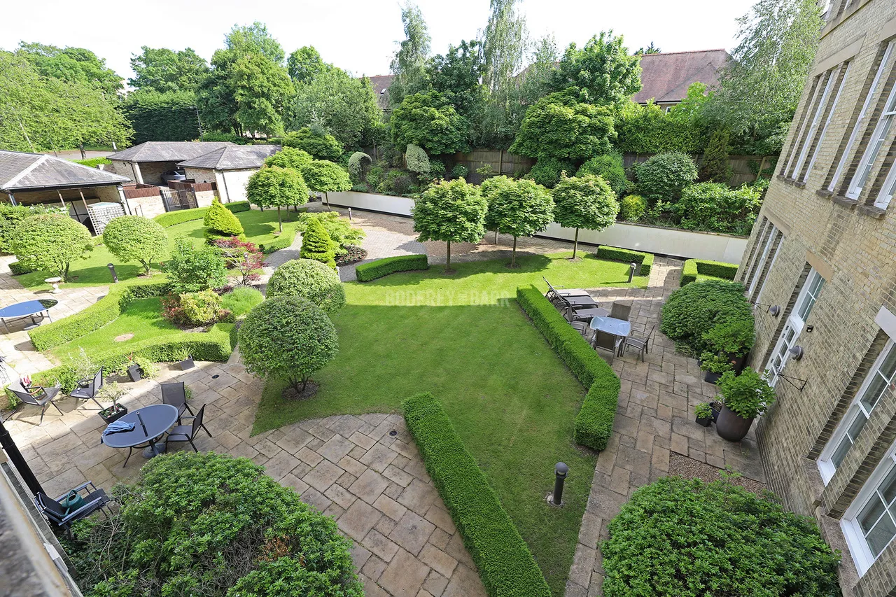 St Vincents Lane, Mill Hill Village, NW7, photo 10