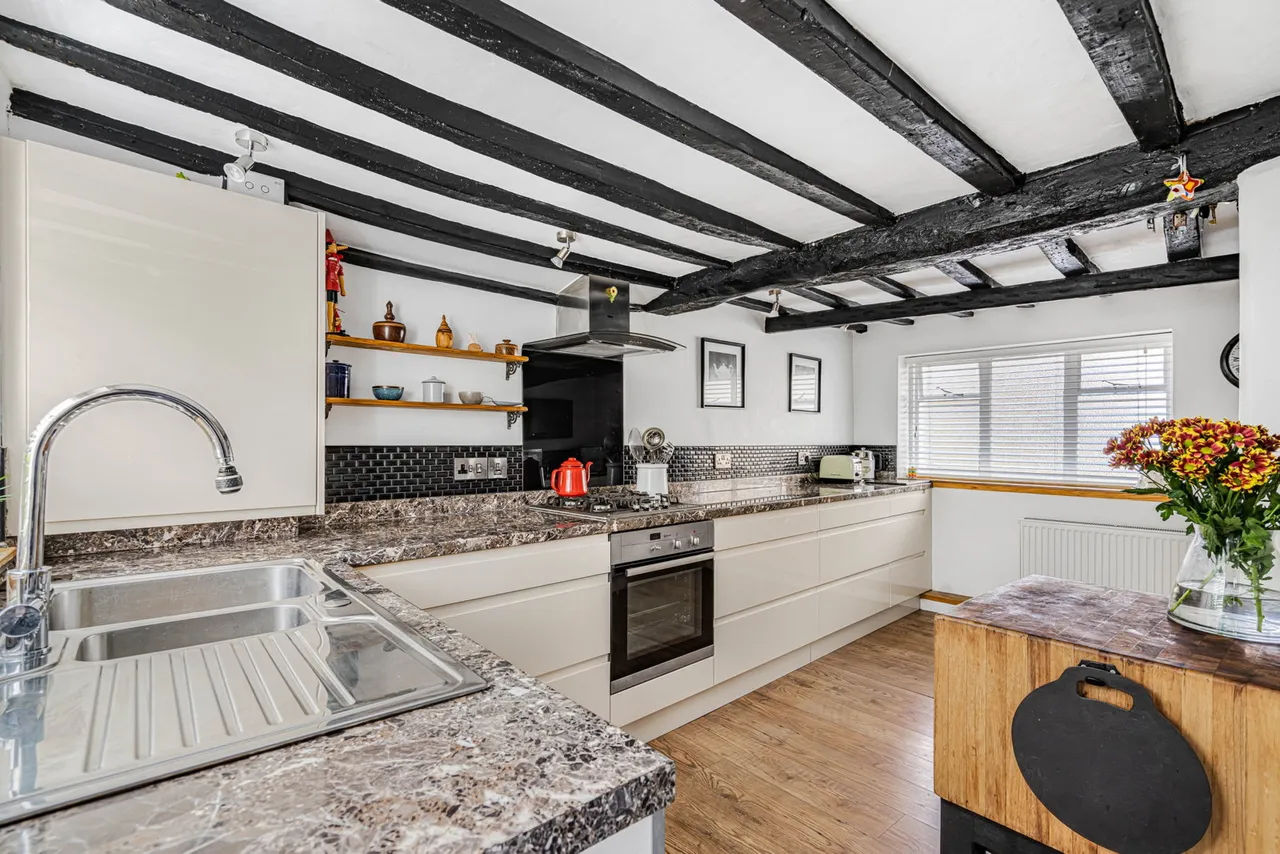 Hadenham, Buckinghamshire, HP17 8AW, photo 3