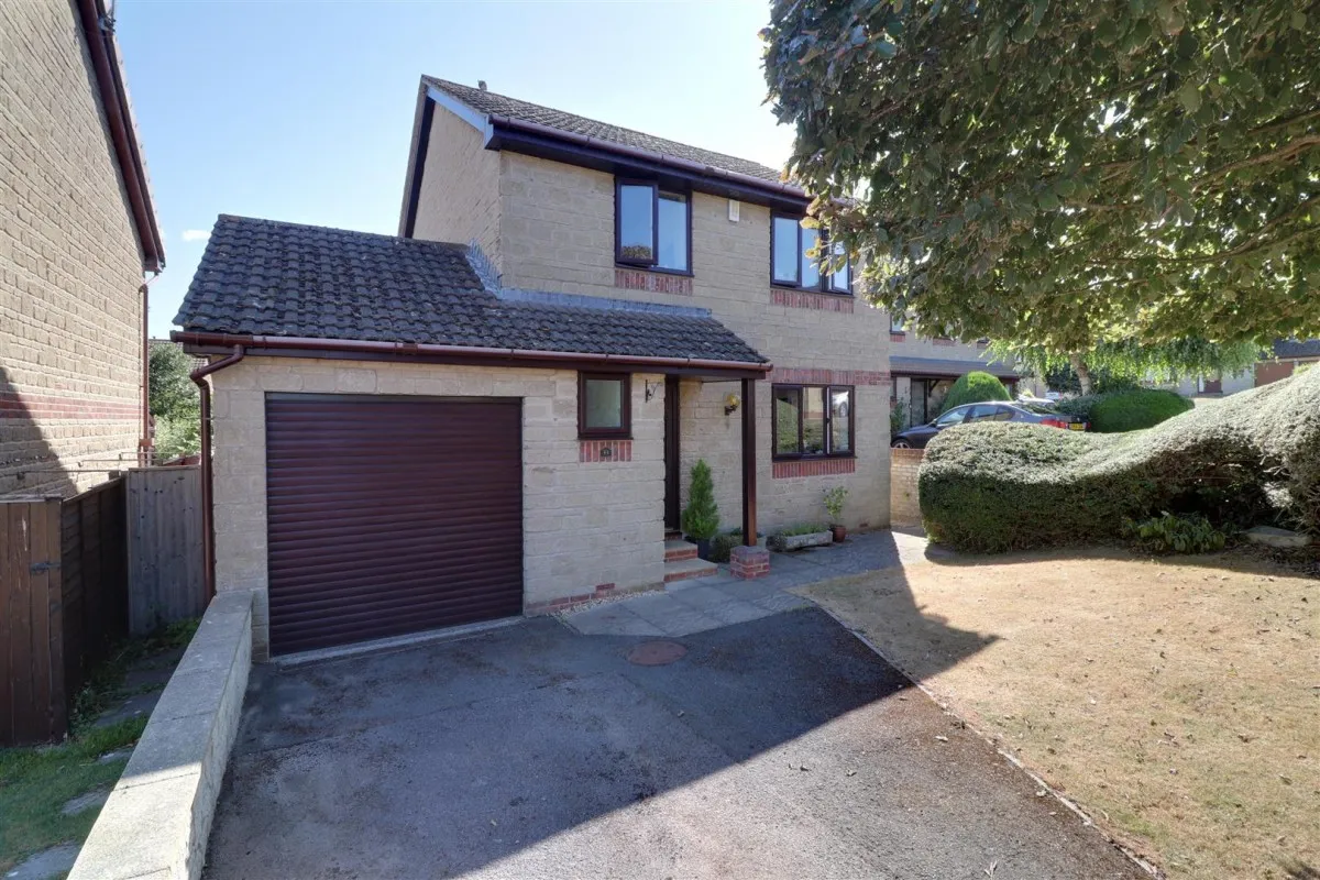 3 bed house for sale, Borough Close, Kings Stanley, GL10