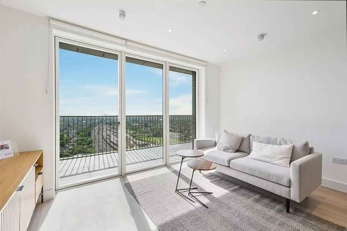 , Silverleaf House, Heartwood Boulevard, London, photo 6