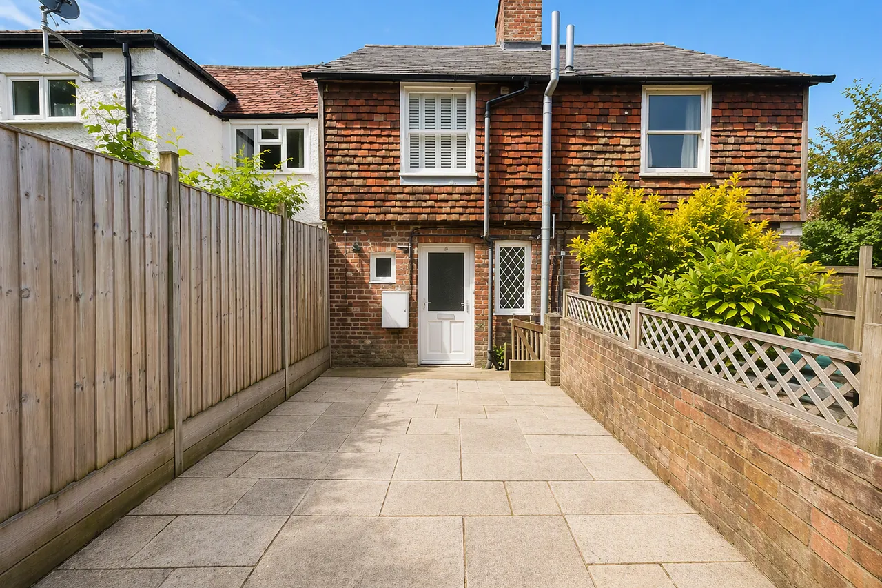 High Street, Burwash, photo 8