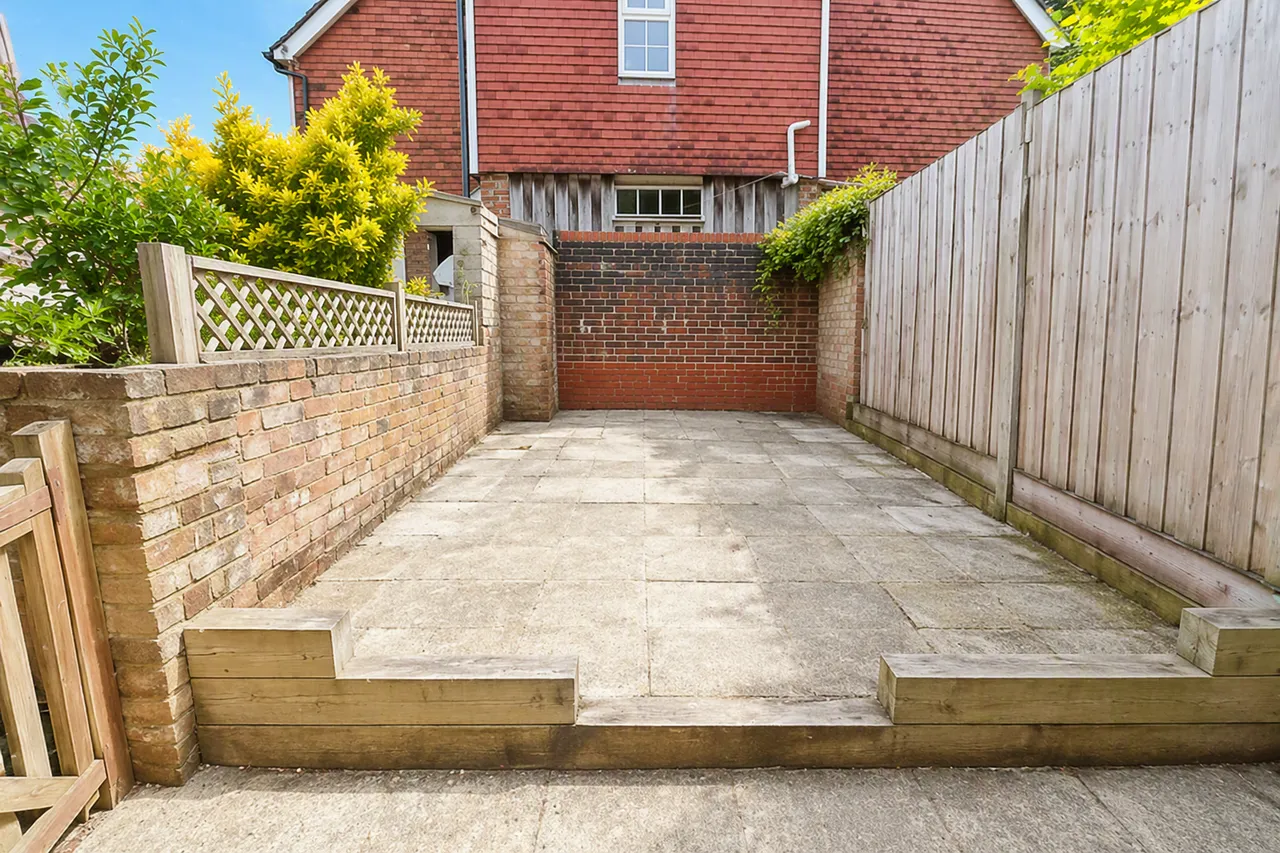 High Street, Burwash, photo 7