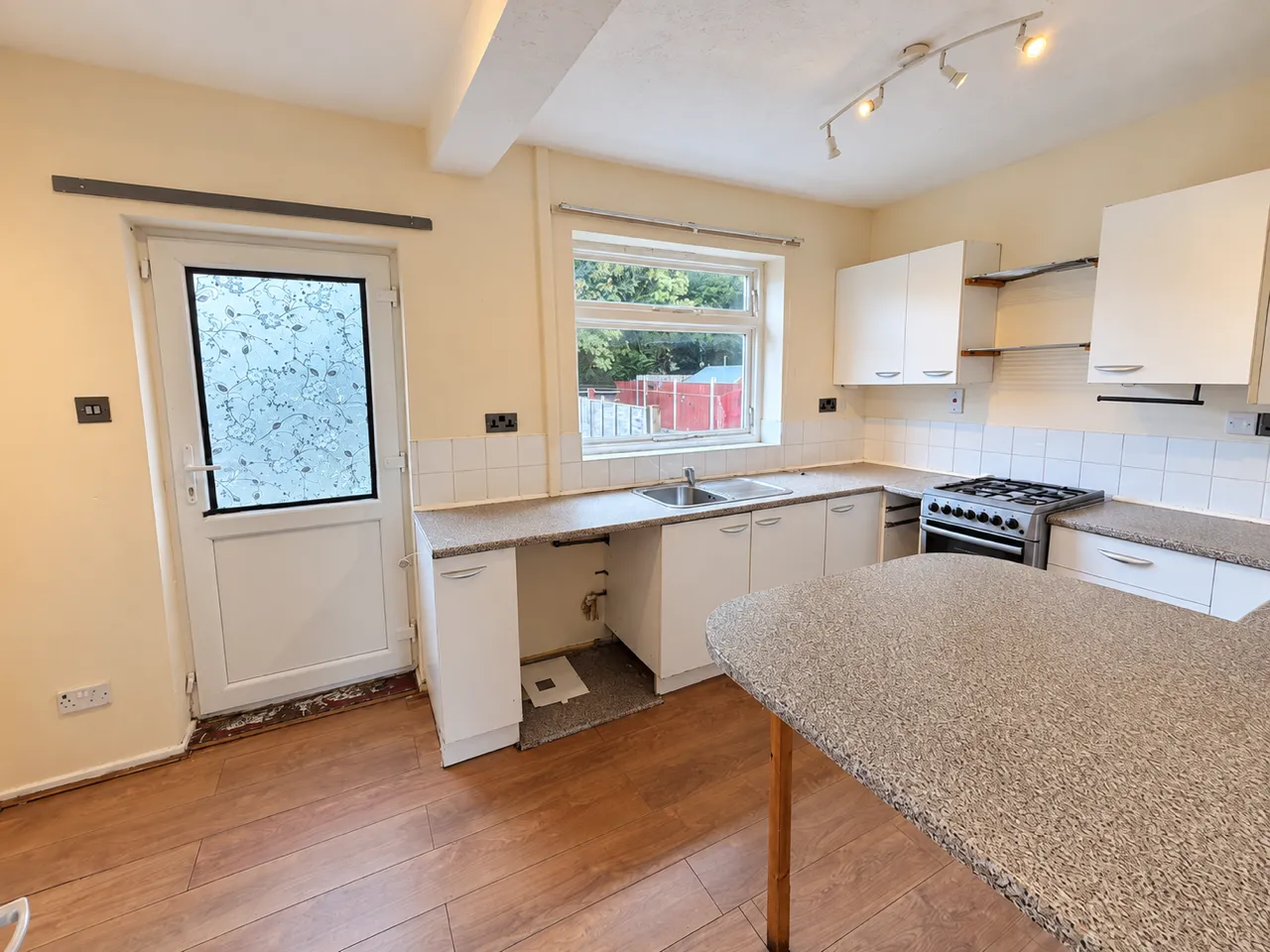 Masters Crescent, Sheffield, S5, photo 3