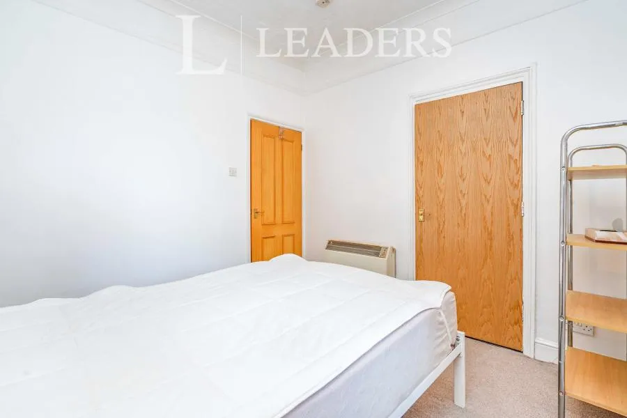 High Road, Southampton, SO16, photo 10