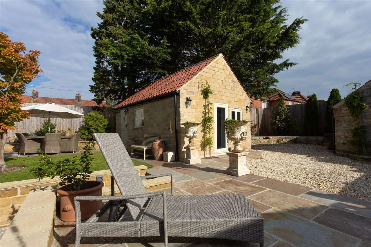 Pottergate Cottage, Helmsley, YO62, photo 24