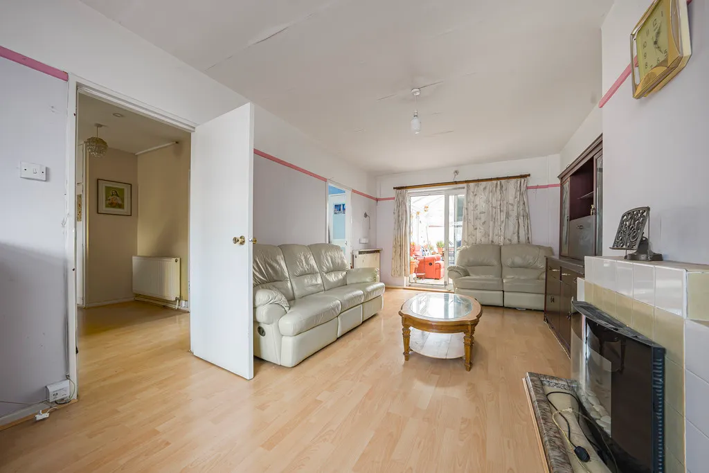 East Road, West Drayton, UB7, photo 2