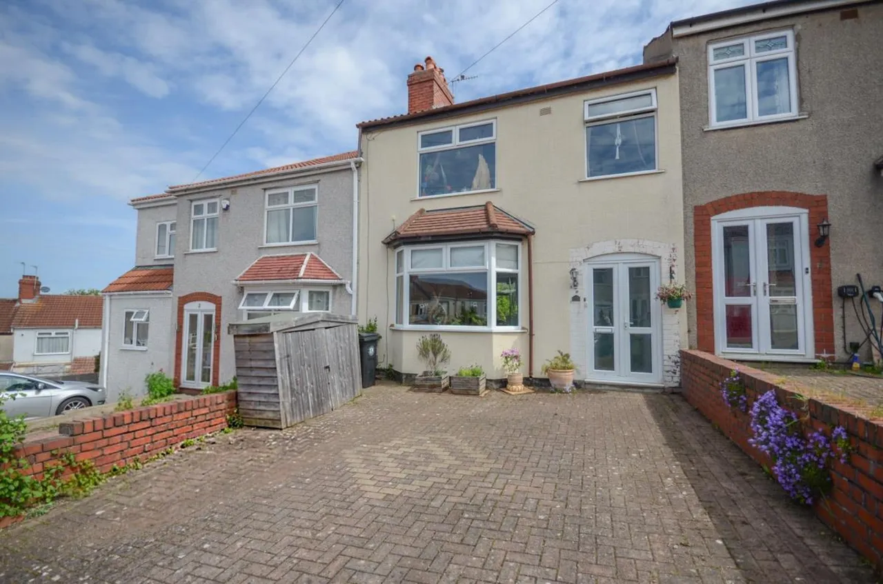 3 bed house for sale — Oberon Avenue, Bristol, BS5 7UU