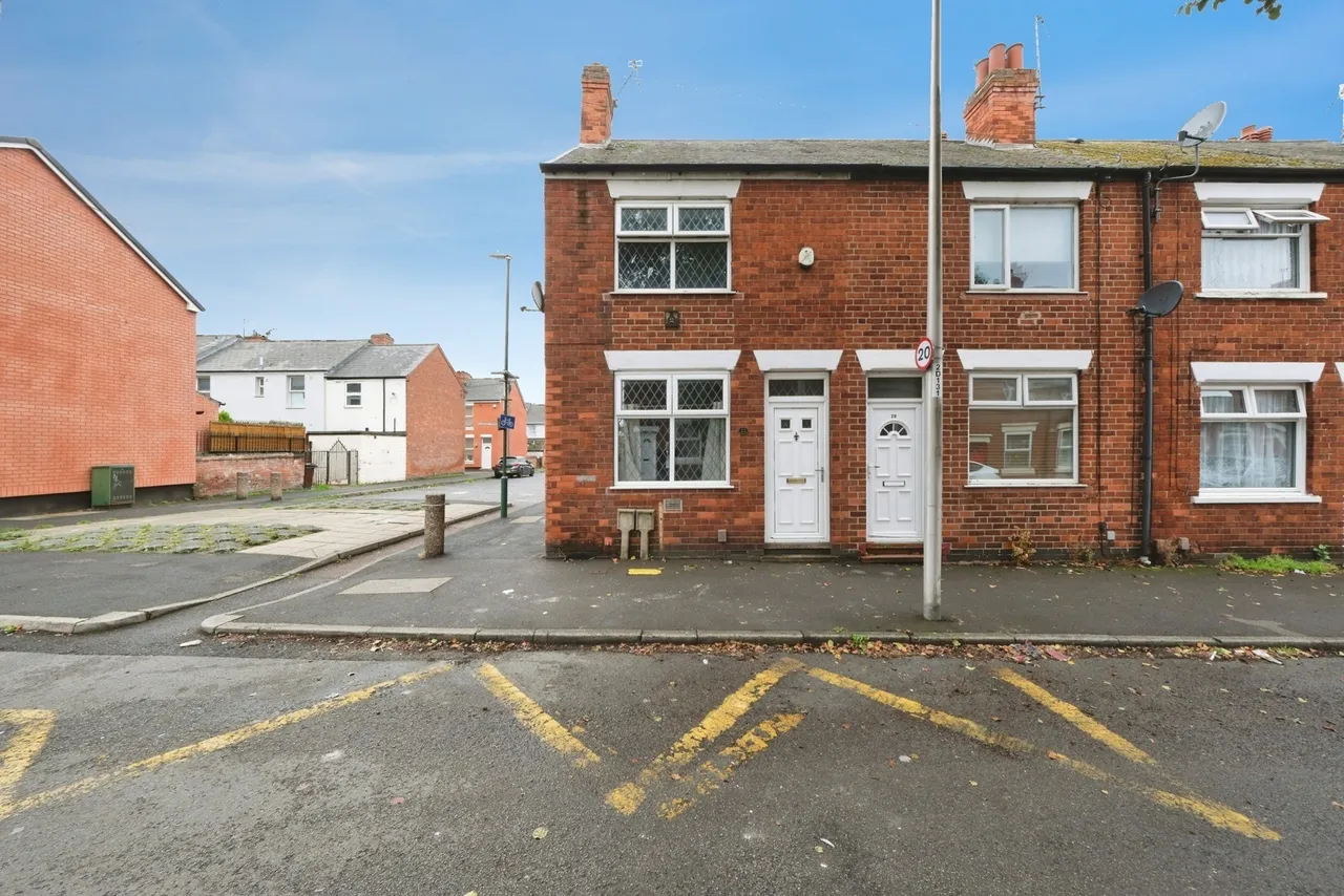 2 bed house for sale, Durnford Street, Nottingham, NG7