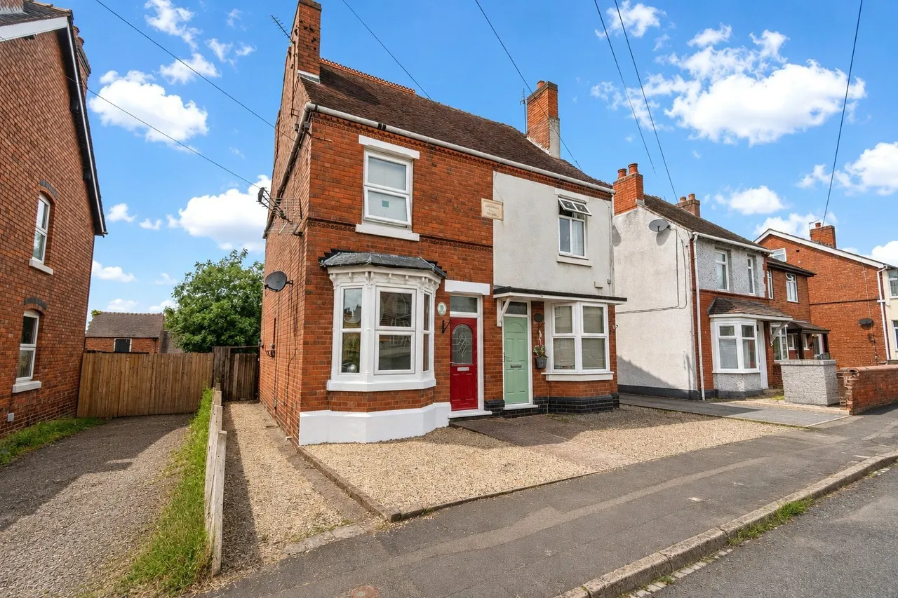 3 bed house for sale — Beech Tree Lane, Cannock, Staffordshire, WS11
