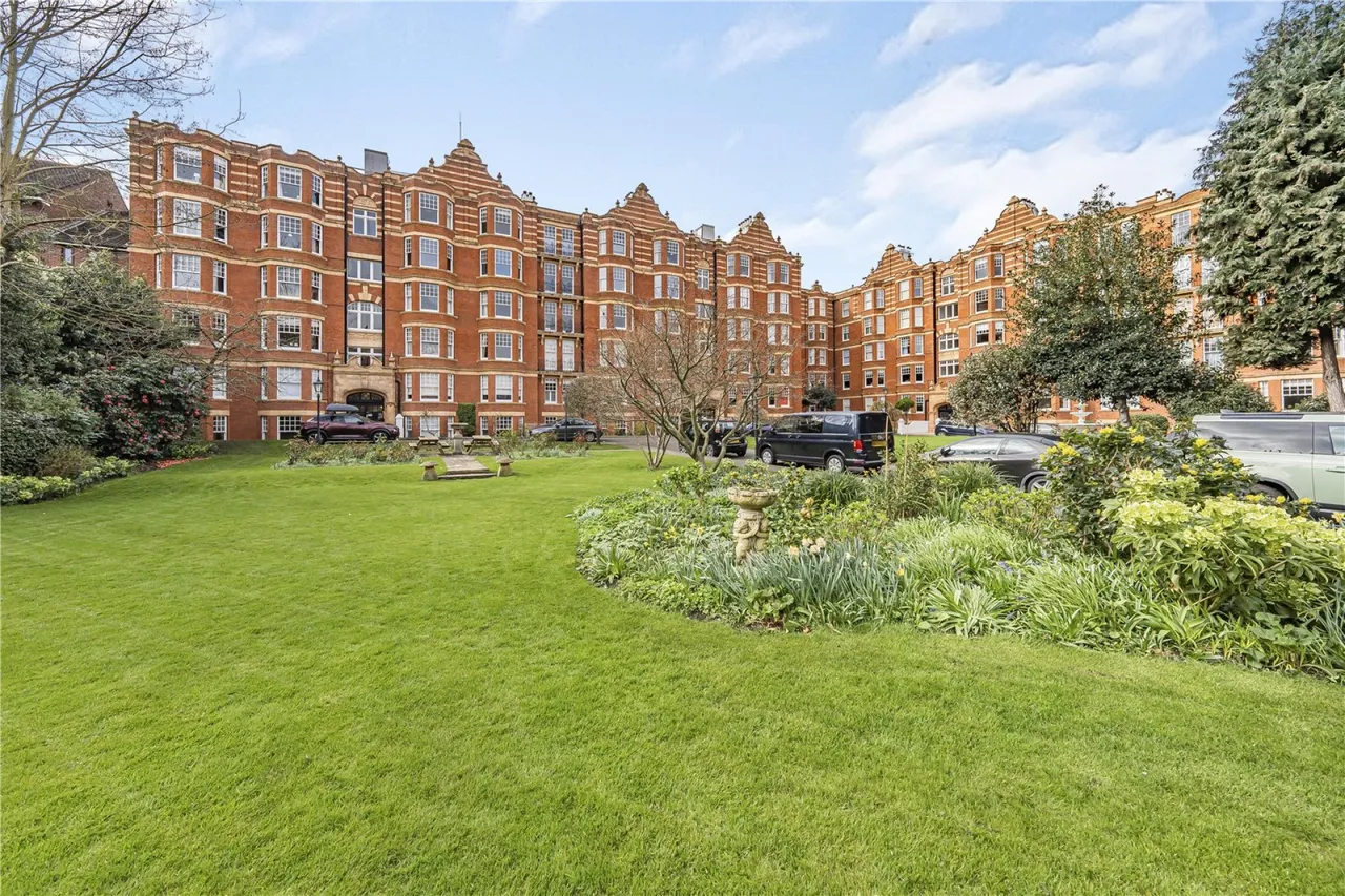 Lower Richmond Road, London, photo 13