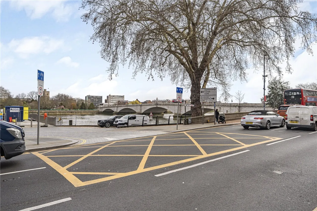 Lower Richmond Road, London, photo 11