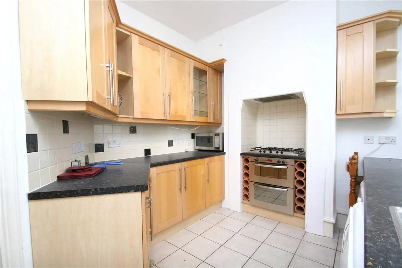 Lower Richmond Road, London, photo 5