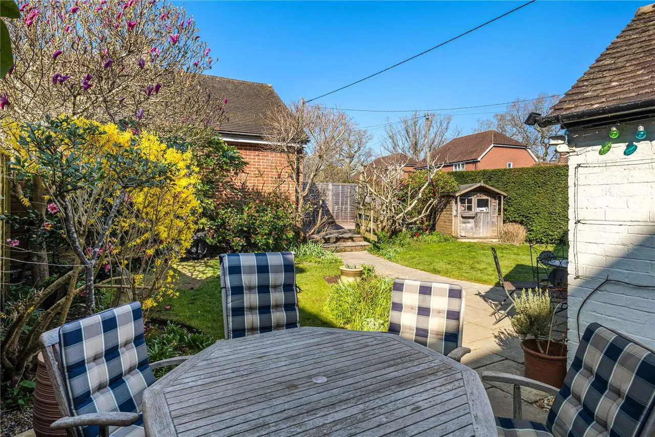 Coxcombe Lane, Chiddingfold, Godalming, Surrey, GU8 4QA, photo 4