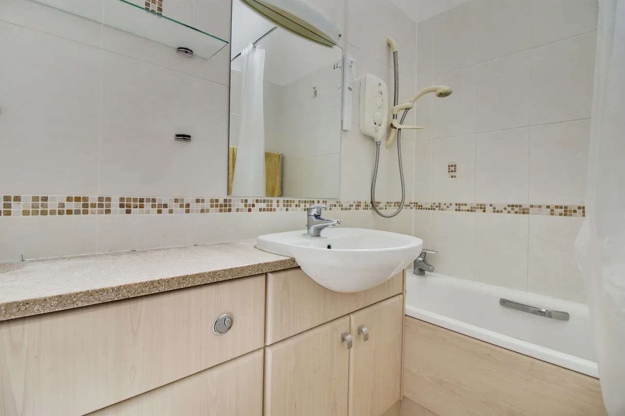 Daniells, Welwyn Garden City, AL7, photo 17