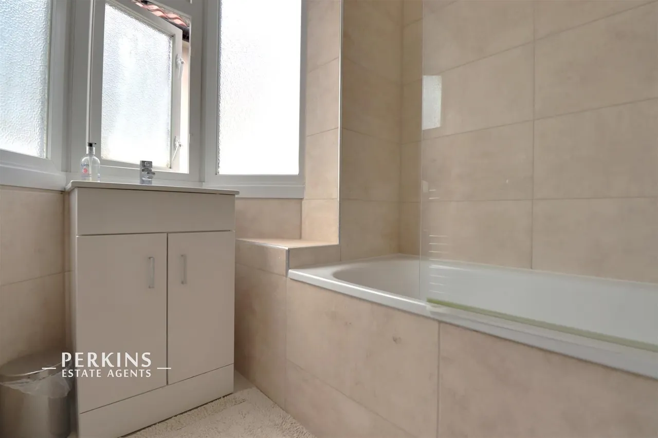 Chestnut Grove, Wembley, HA0, photo 8