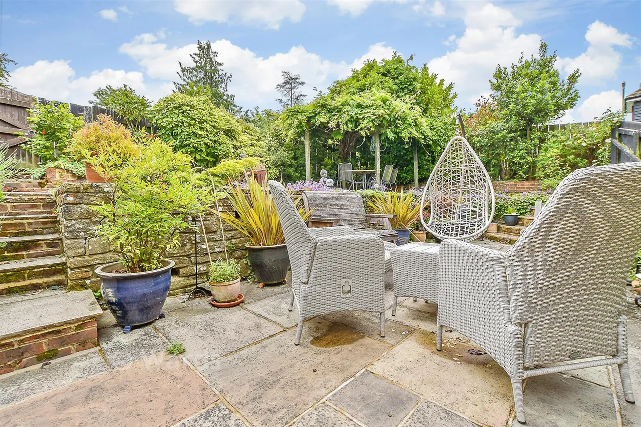 Eastwell Barn Mews, Tenterden, TN30, photo 2