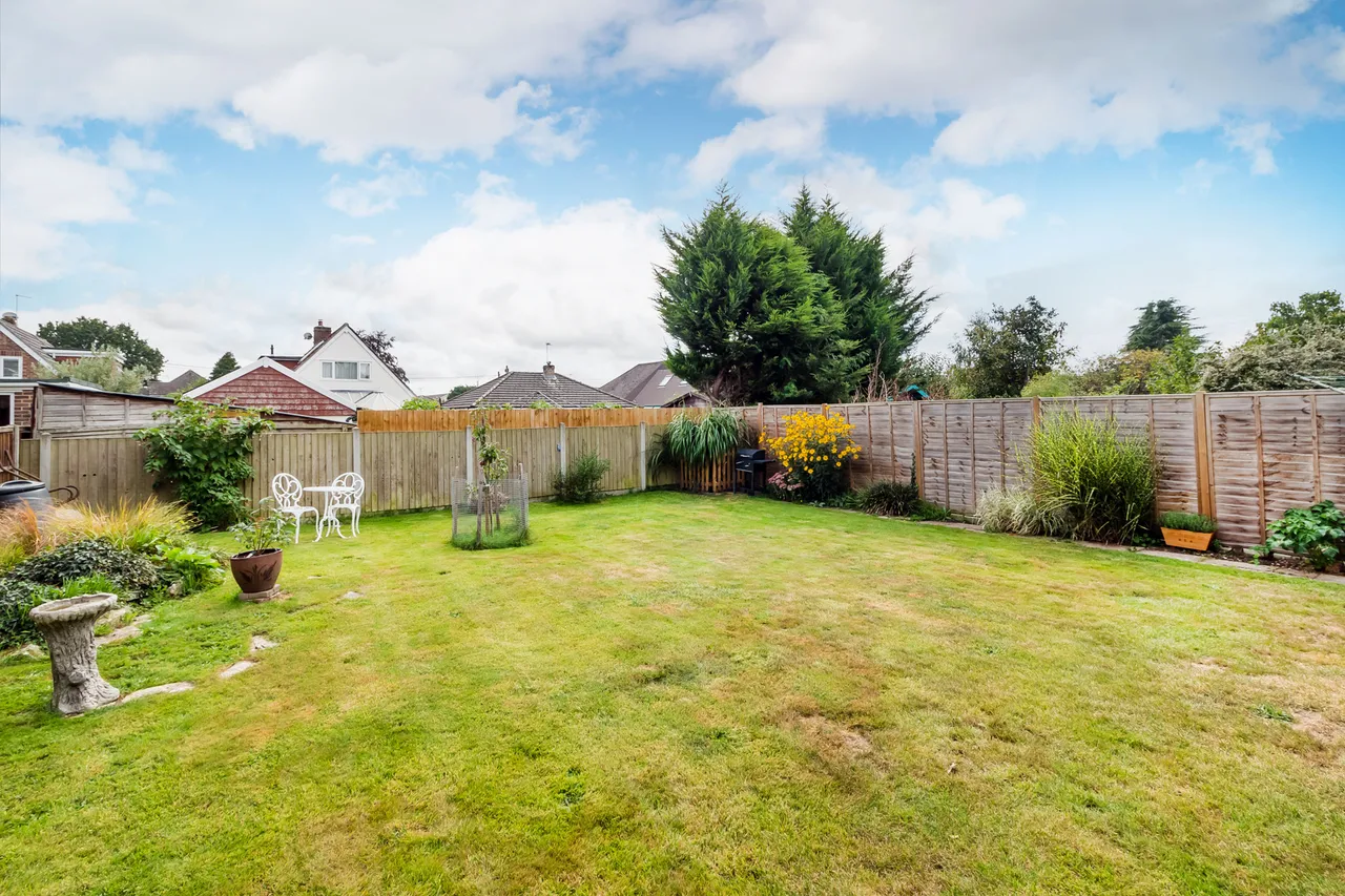 142 Northfield Road, Ringwood, Ringwood, BH24 1SU, photo 3