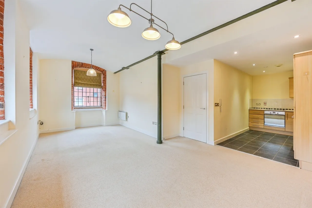 High Street, Tean, ST10, photo 6