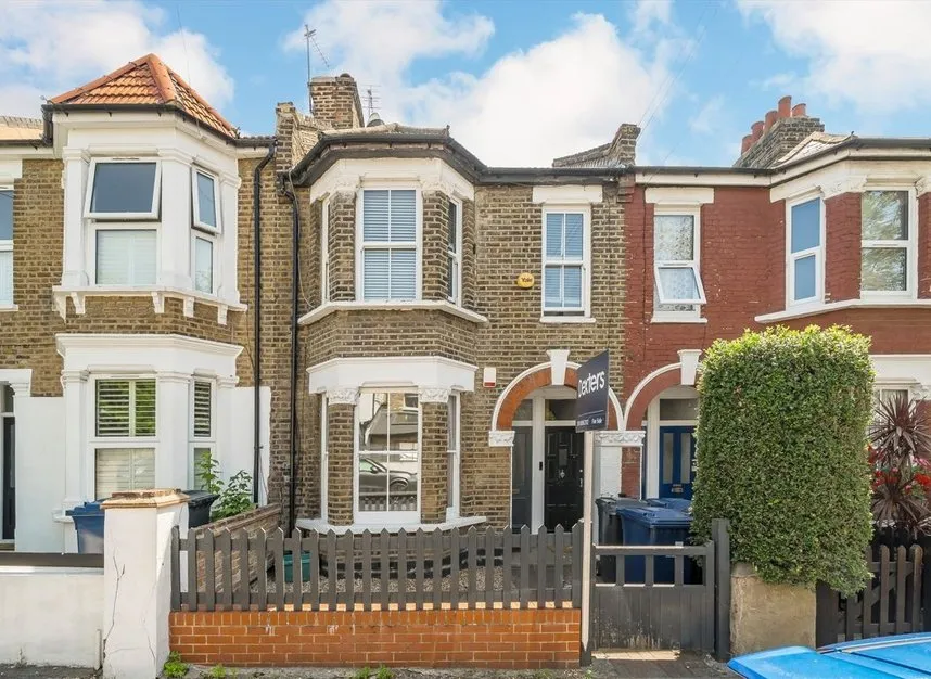 2 bed flat for sale — Petersfield Road, Acton, W3